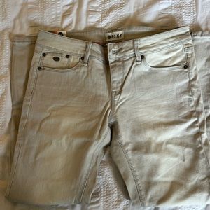 NWT Light Grey Roxy Ankle Jeans